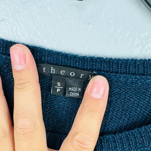 Theory Kazia Leuna Alpaca Silk Blend SoftSweater in Blue Ombre - Picture 4 of 8